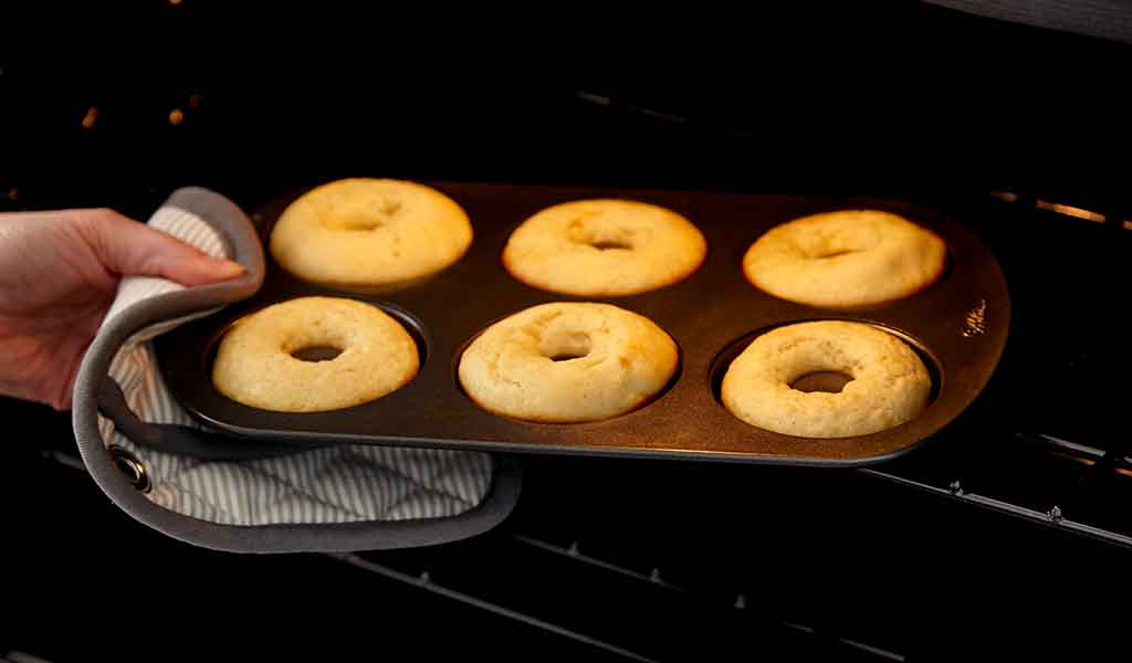 Receta paso a paso para unas ricas donuts horneadas - Original &  Profesional - Distribuidor Oficial Wilton en Argentina